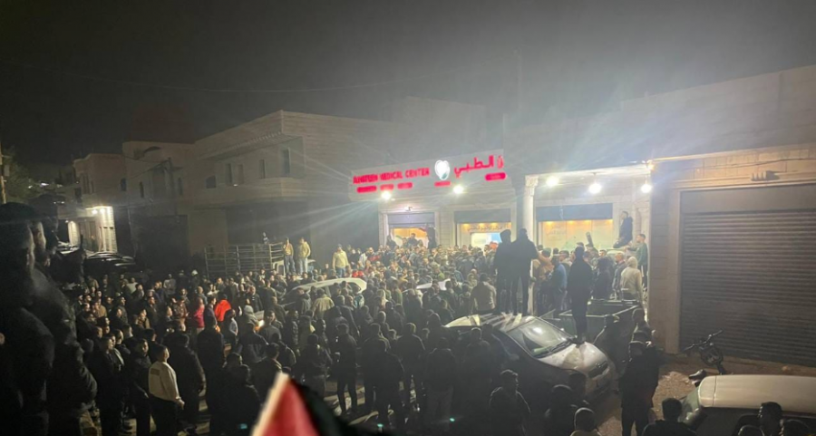 وقوع ضحايا بشظايا صاروخ في صالون تجميل في بيت عوا غرب الخليل